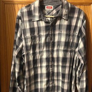Wrangler Men's Dark Gray and White Checkered Shirt